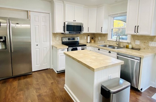 Tuckahoe House | Storybook Cape Cod Cottage - Family & Pet Friendly