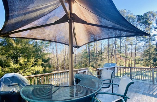 Tuckahoe House | Storybook Cape Cod Cottage - Family & Pet Friendly