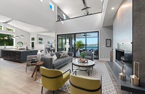 Mayhew House | Strawpocket to Starboard