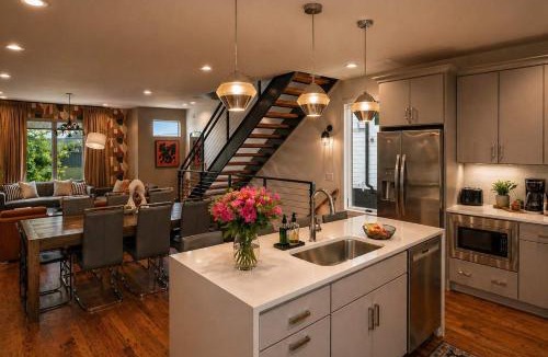 Eighth Avenue House | Structure at 8th Argyle Elite Nash Vacation Spot