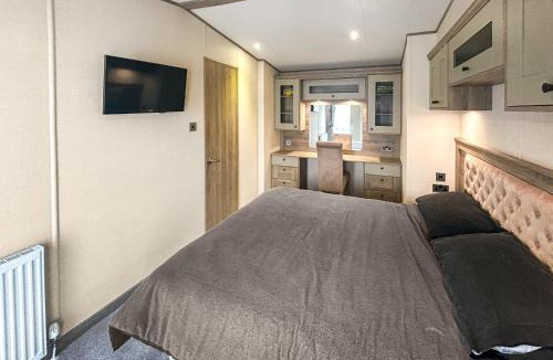 Caister-on-Sea House | Stuart's Coastal Retreat