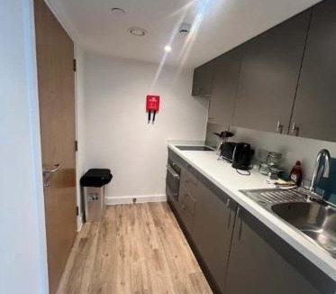 Bristol Floating Harbour Apartment | Studio Flat Close to Queen Square - Flat 1A