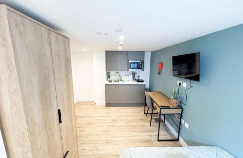 Bristol Floating Harbour Apartment | Studio Flat Close to Queen Square - Flat 1B