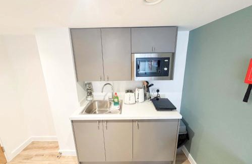 Bristol Floating Harbour Apartment | Studio Flat Close to Queen Square - Flat 1B