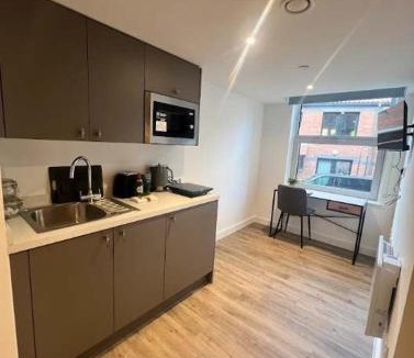 Bristol Floating Harbour Apartment | Studio Flat Close to Queen Square - Flat 3B