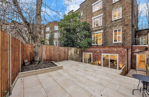 St. George's Apartment | Studio Flat in Central Islington | Own Patio