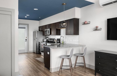 Asheville Apartment | Studio King Suite with Kitchen | 301