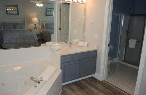 Calabash Apartment | Studio Style Home 308L features Golf