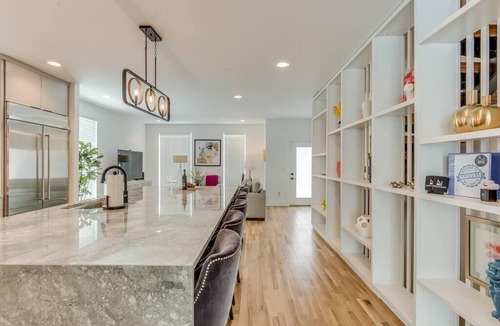 Nashville Apartment | Stunner on Delaware/City Views/2 Rftop Decks