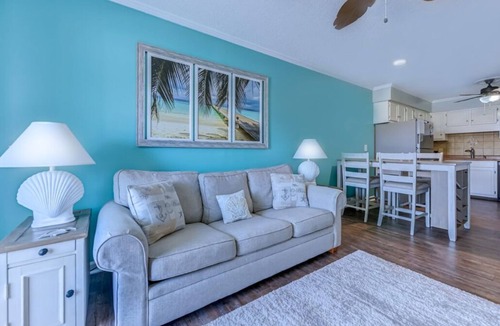 Ash Condo | Stunning 2BR/2B condo with Ocean Views in North Myrtle Beach with AC, WiFi, Pool