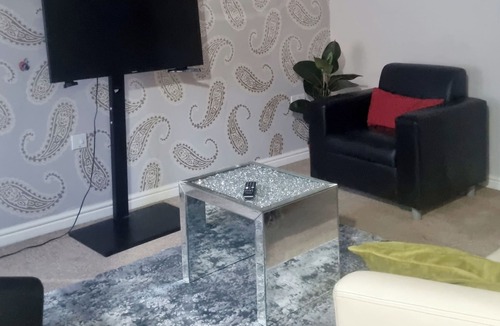 Wolverhampton House | Stunning 3 bed home at the heart of Wolverhampton