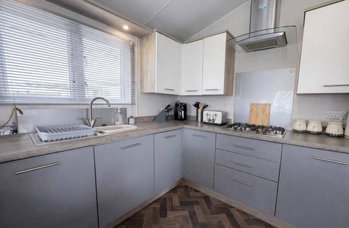 Mappleton Cabin | Stunning 6 berth lodge for hire at Skipsea Sands in Yorkshire ref 41077WF