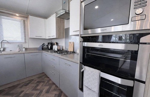 Mappleton Cabin | Stunning 6 berth lodge for hire at Skipsea Sands in Yorkshire ref 41077WF