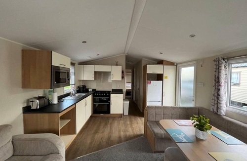 Hamworthy Cabin | Stunning 8 Berth Caravan in Poole