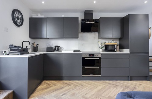 Cheltenham House | Stunning and Contemporary 2 Bed Home in Lansdown