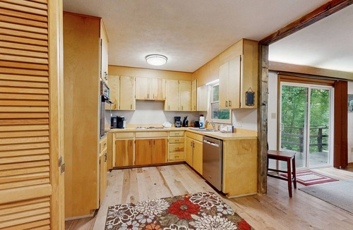 Waynesville House | Stunning away from it all mountain view home with large relaxing deck