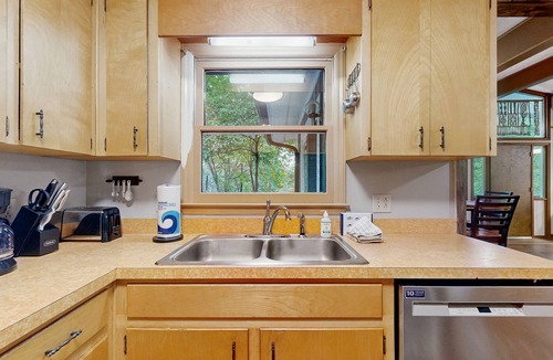 Waynesville House | Stunning away from it all mountain view home with large relaxing deck