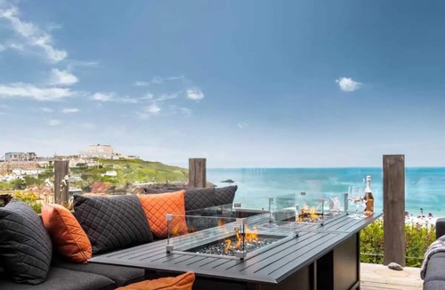 Newquay City Centre House | Stunning clifftop 5 bedroom luxury house with outstanding ocean views
