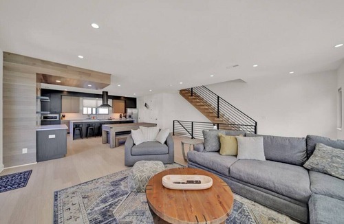 Charlotte House | Stunning Home with Pool, Outdoor Kitchen Rooftop,BBQ