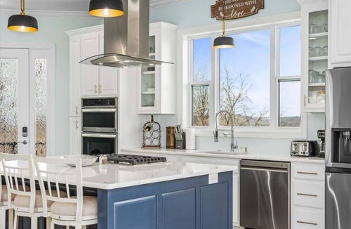 Smithville House | Stunning Lakefront Home w/Deck & Game Room
