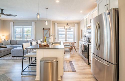 Leland House | Stunning Magnolia Greens Golf Resort Condo