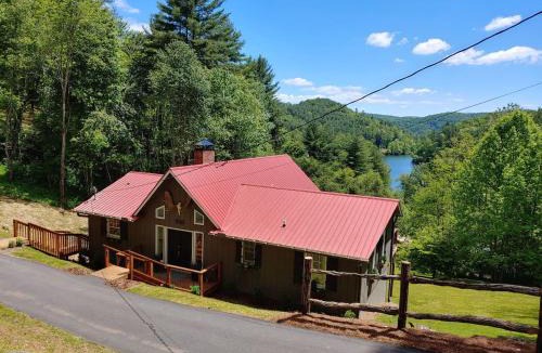 Cullowhee House | Stunning Modern Rustic Lake Retreat PRVT BOAT SLIP