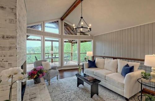 Cullowhee House | Stunning Modern Rustic Lake Retreat PRVT BOAT SLIP