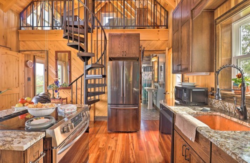 Hot Springs House | Stunning Mountain Views: Hot Springs Hideaway!