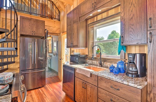Hot Springs House | Stunning Mountain Views: Hot Springs Hideaway!