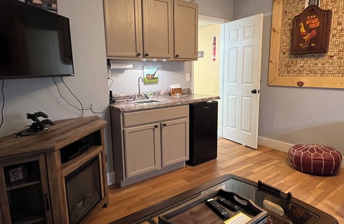 Traphill House | Stunning Mountain Views on Scenic Golf Course in the Yadkin Valley Wine Region.