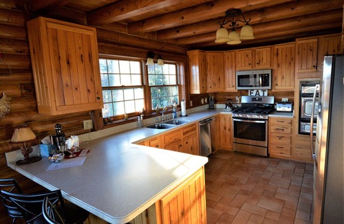 Saluda House | Stunning Mountain Views on 8 Acres with Hot Tub, sleeps 10