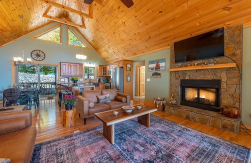Bakersville Cabin | Stunning Mtn Views, Hot Tub+Fire Pit, Fireplace~Grill, WiFi, Private, Near Town!