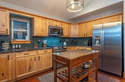 Hemphill Heights House | Stunning Mtn Views Hot Tub Firepit Sleeps 10