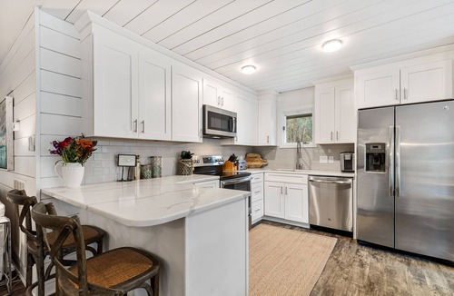 Kiawah Island Cottage | Stunning remodeled cottage, central location!