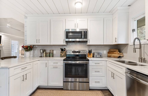 Kiawah Island Cottage | Stunning remodeled cottage, central location!