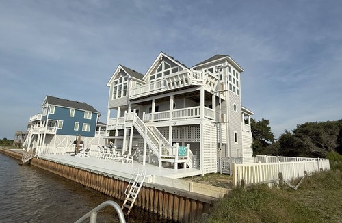 Buxton House | Stunning Sound Views ~ Gorgeous Home ~ Perfect Outdoor Space
