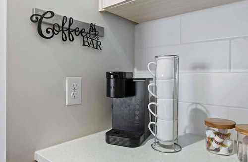 Eighth Avenue Apartment | Stylish 1BR Near Broadway & The Gulch