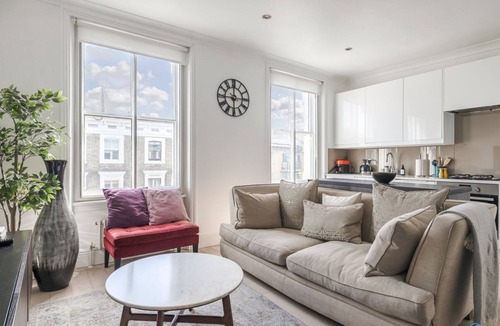 Redcliffe Apartment | Stylish 2BR Chelsea Penthouse w/Private Rooftop