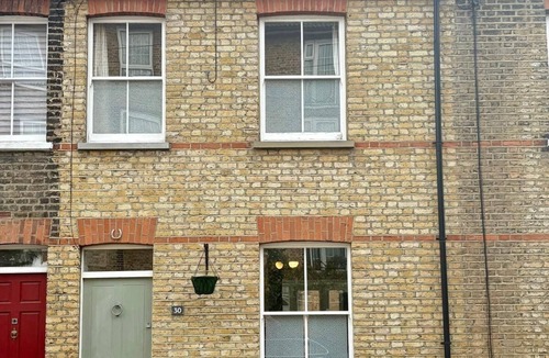 Island Gardens House | Stylish 2BR House near Canary Wharf & Docklands