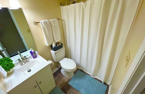 Greenville House | Stylish 2BR Townhome , Pet-Friendly, Parking, Near ECU!