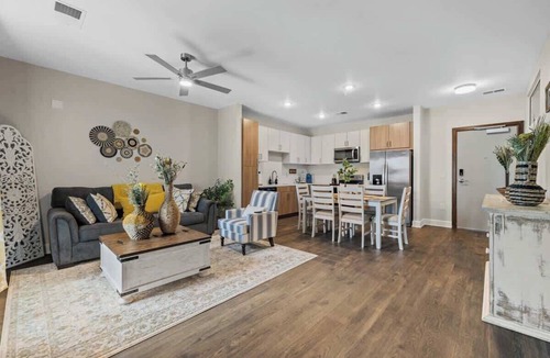 Eighth Avenue Apartment | Stylish 2BR Walk to Broadway & The Gulch