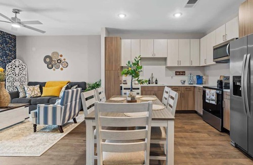 Eighth Avenue Apartment | Stylish 2BR Walk to Broadway & The Gulch