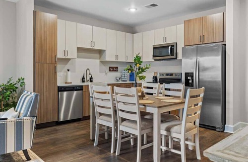 Eighth Avenue Apartment | Stylish 2BR Walk to Broadway & The Gulch