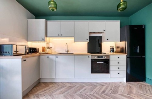Southampton City Centre Condo | Stylish ~ 3 Bed Flat ~ Gr Floor