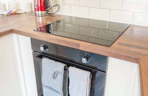 Thornaby On Tees Apartment | Stylish 5 Bed Flat in Thornaby, Ideal for Groups