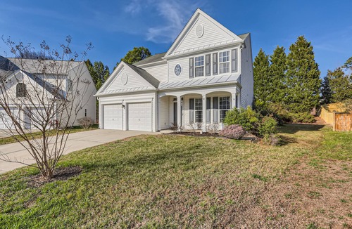 Breckenridge House | Stylish and Cozy Home - 5 miles to RTP Triangle Park & RDU Airport
