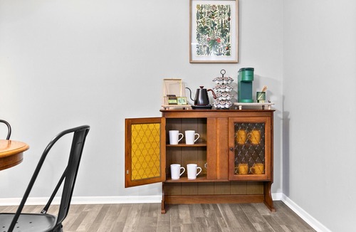 Vestavia Hills Apartment | Stylish Birmingham Retreat Near UAB - King Bed