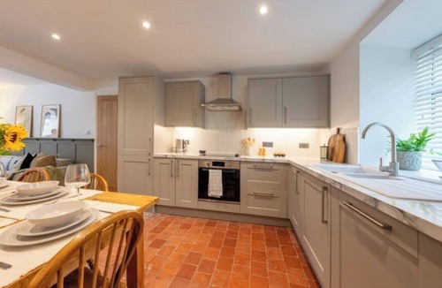 Bala House | Stylish, Comfortable, Convenient!