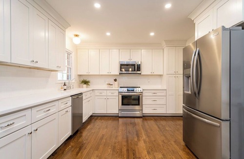North Hills House | Stylish & Comfy North Hills Getaway!