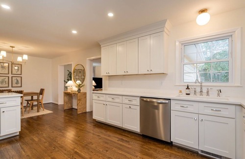 North Hills House | Stylish & Comfy North Hills Getaway!